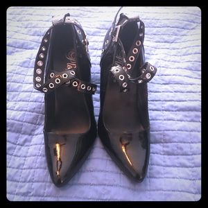 Pleasers Black Patent Leather Sexy 5 inch heels